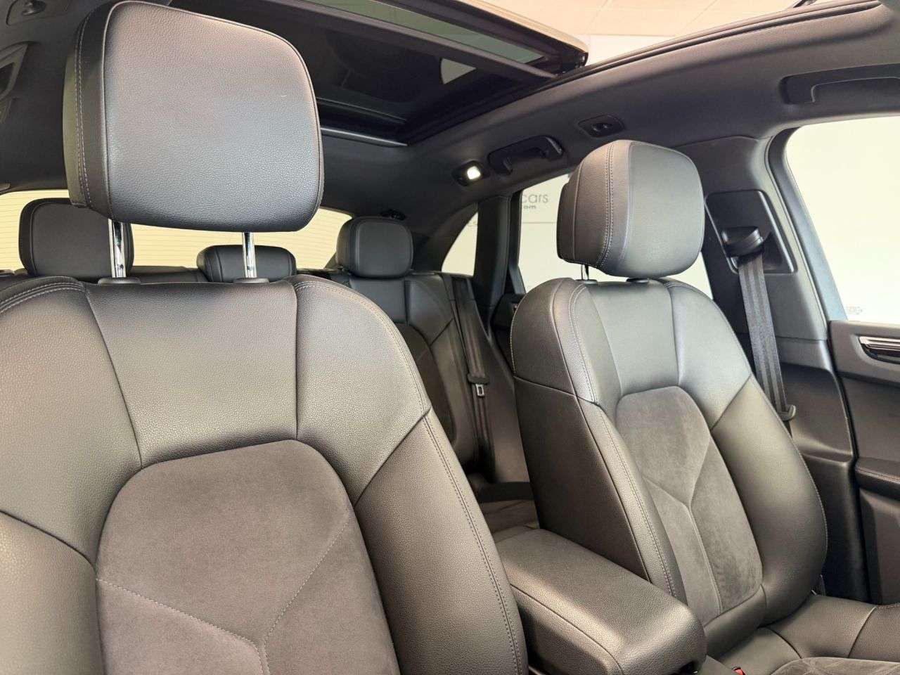 2019 PORSCHE MACAN 2019 PORSCHE MACAN