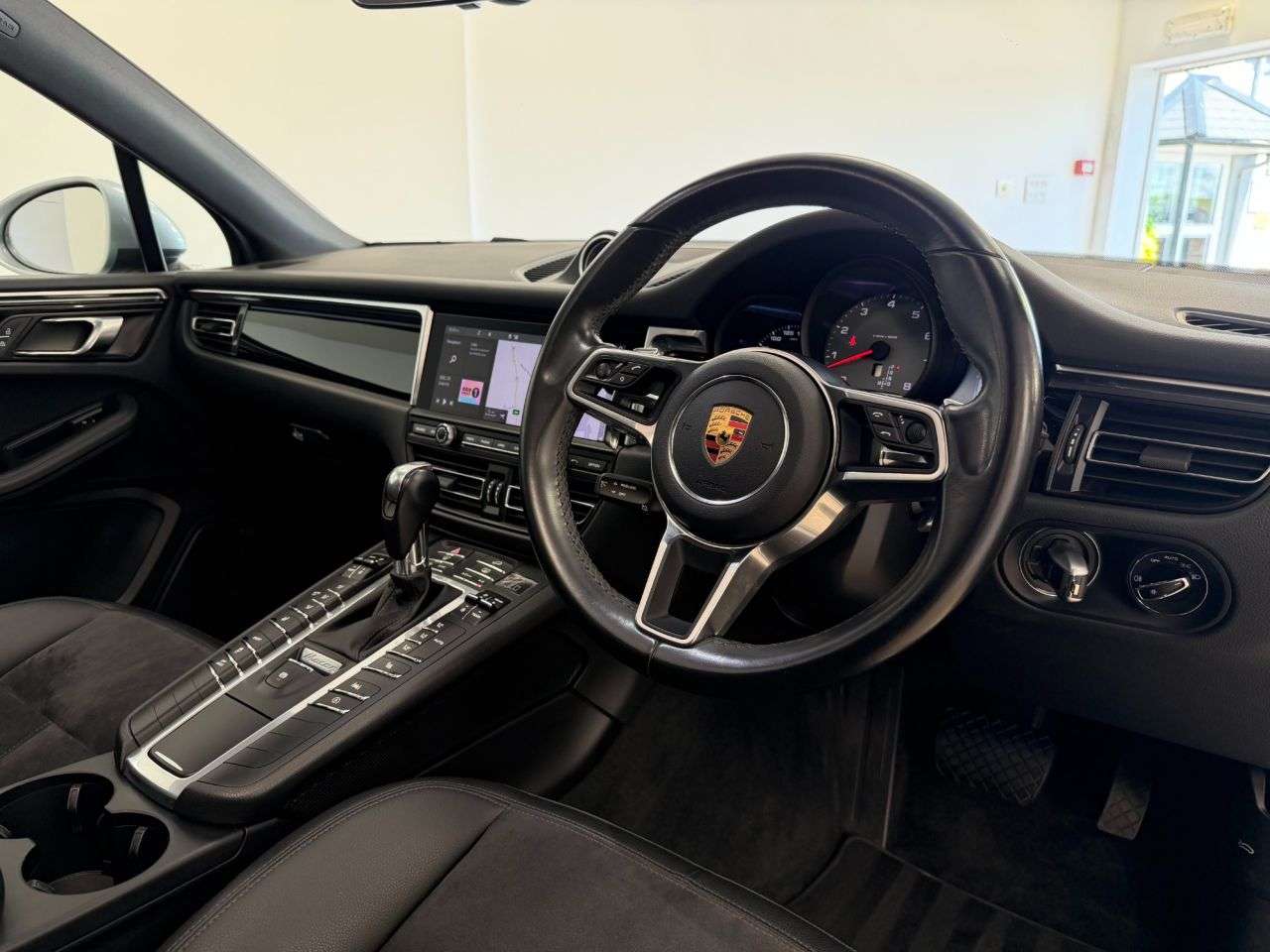 2019 PORSCHE MACAN 2019 PORSCHE MACAN