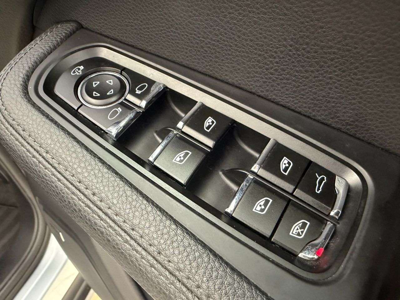 2019 PORSCHE MACAN 2019 PORSCHE MACAN