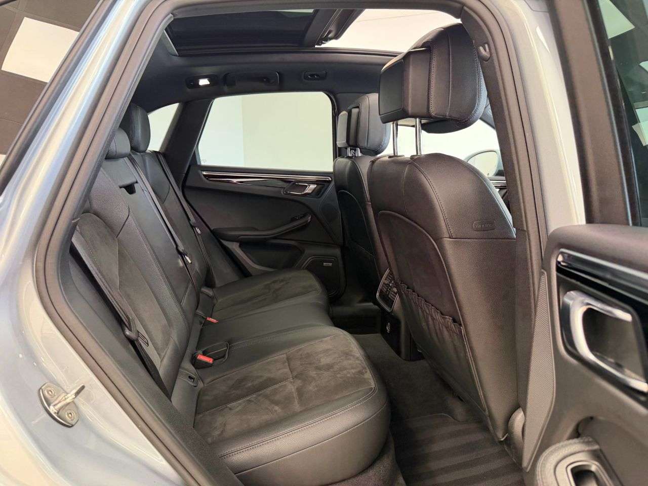 2019 PORSCHE MACAN 2019 PORSCHE MACAN