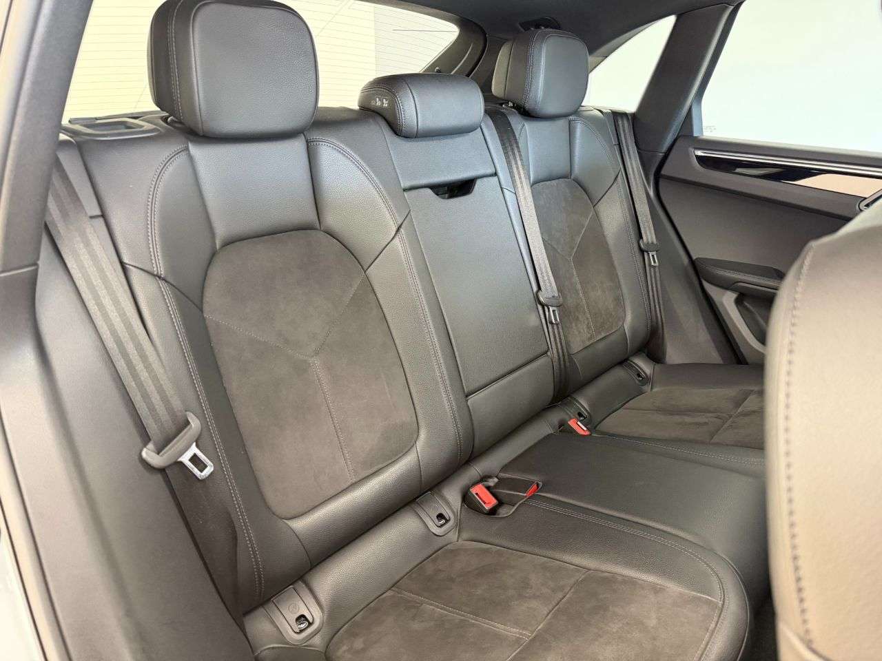 2019 PORSCHE MACAN 2019 PORSCHE MACAN