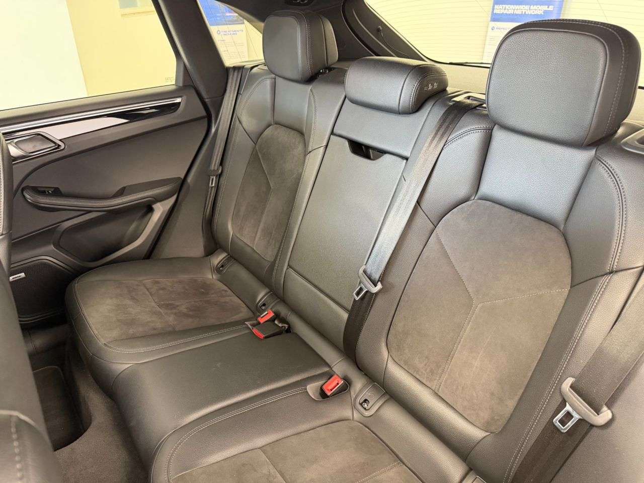 2019 PORSCHE MACAN 2019 PORSCHE MACAN