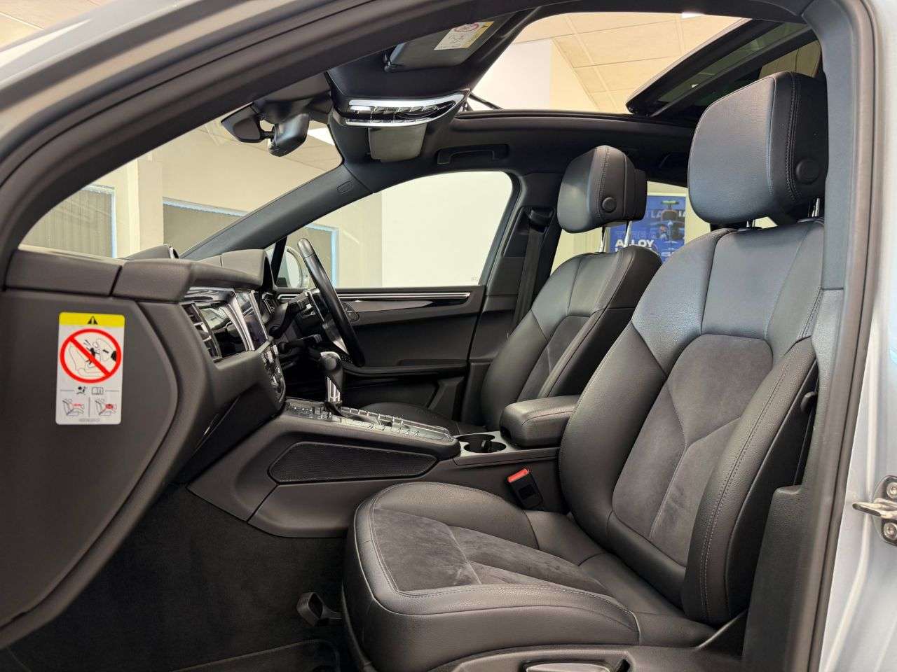 2019 PORSCHE MACAN 2019 PORSCHE MACAN