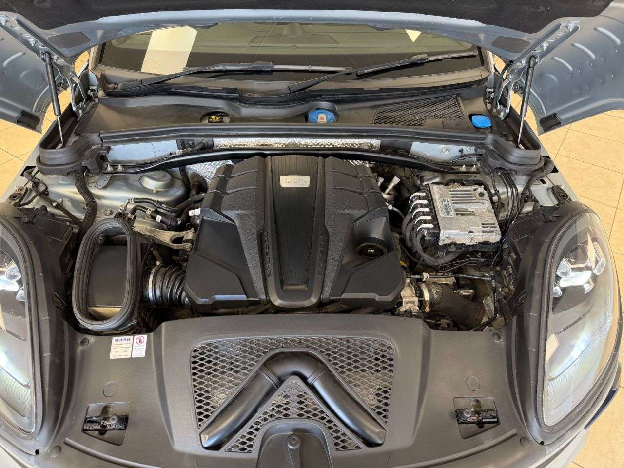 2019 PORSCHE MACAN 2019 PORSCHE MACAN