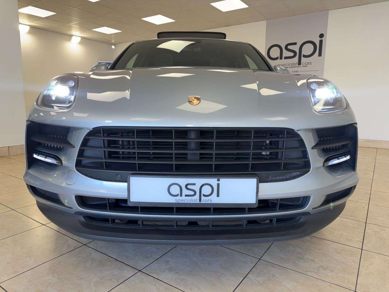 2019 PORSCHE MACAN 2019 PORSCHE MACAN