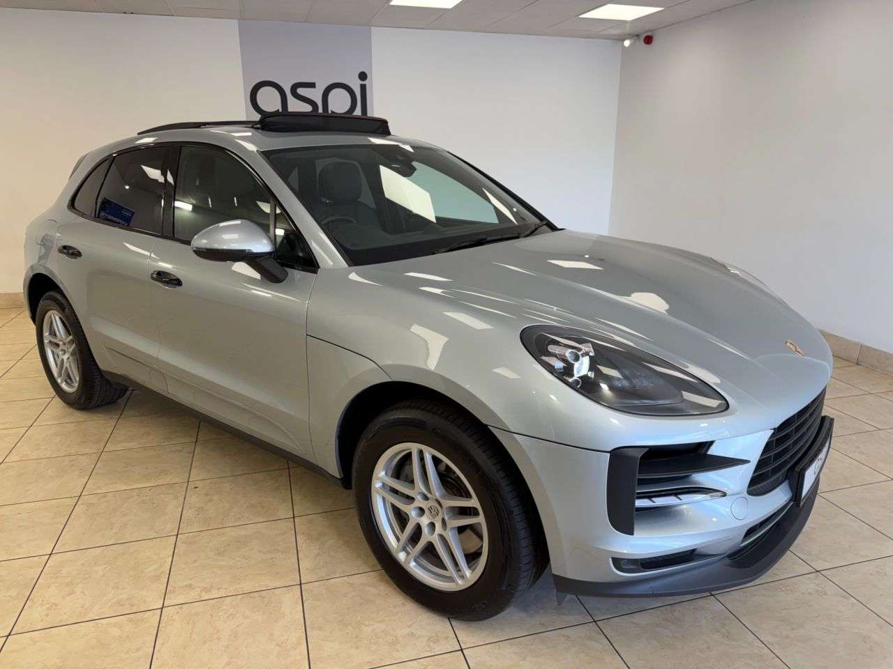 2019 PORSCHE MACAN 2019 PORSCHE MACAN