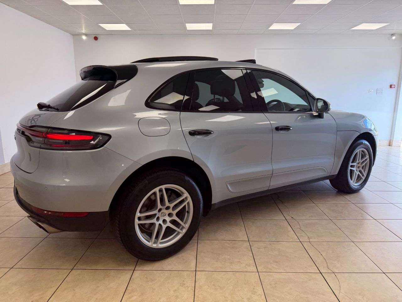 2019 PORSCHE MACAN 2019 PORSCHE MACAN