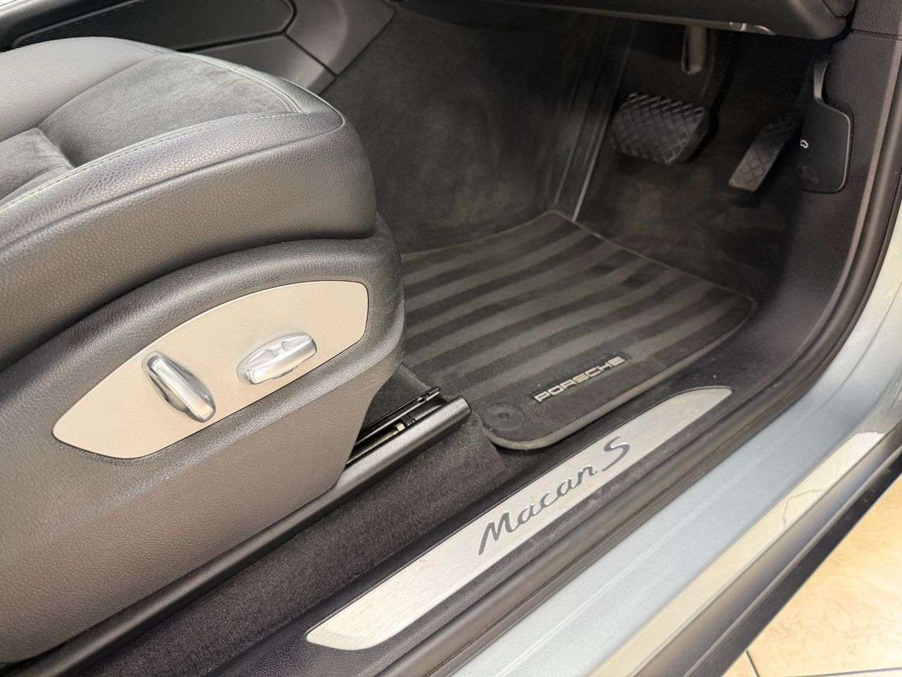 2019 PORSCHE MACAN 2019 PORSCHE MACAN