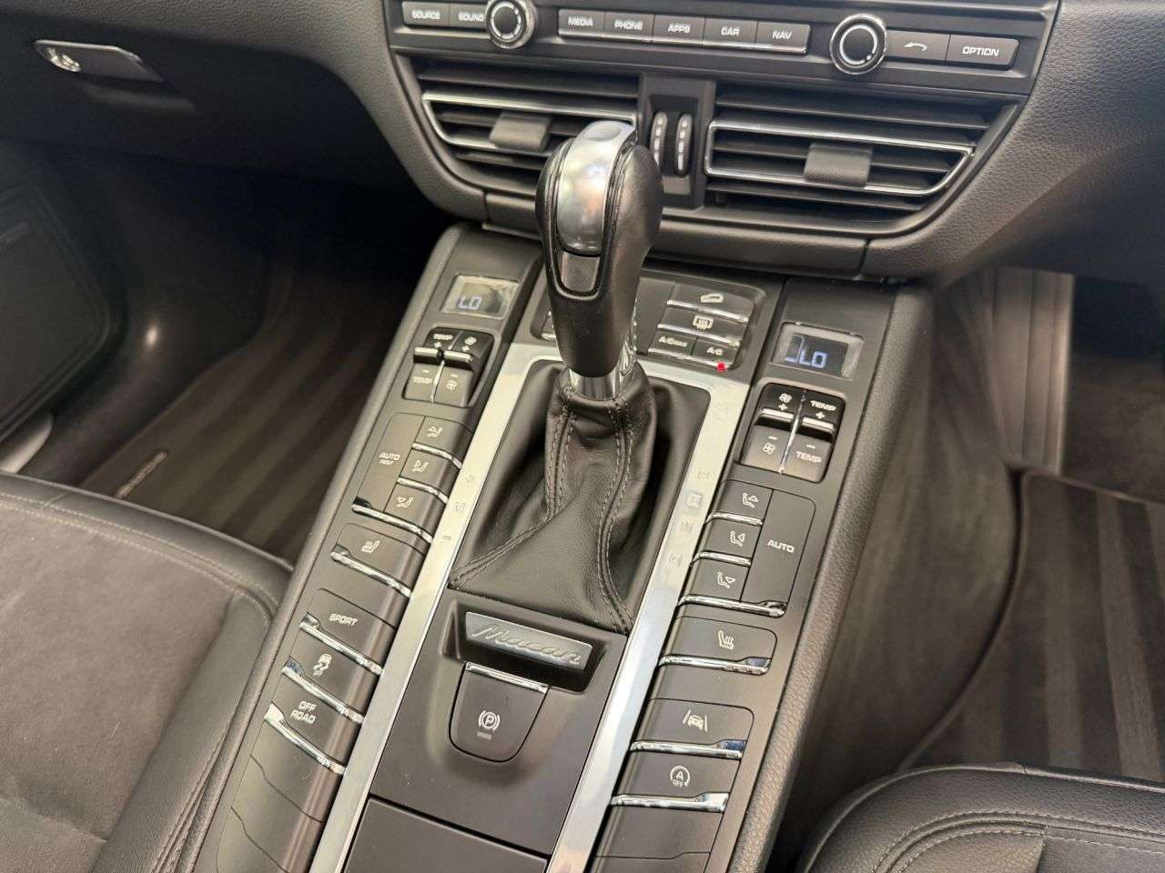 2019 PORSCHE MACAN 2019 PORSCHE MACAN