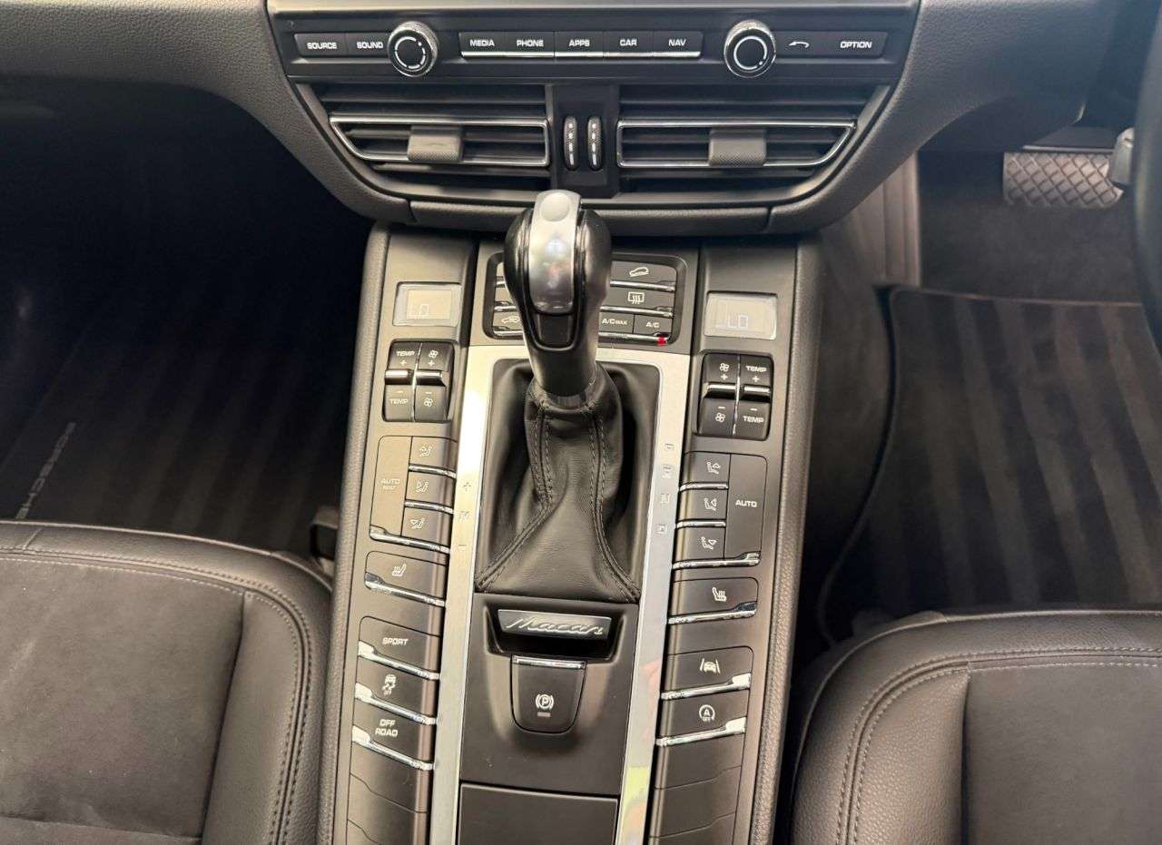 2019 PORSCHE MACAN 2019 PORSCHE MACAN