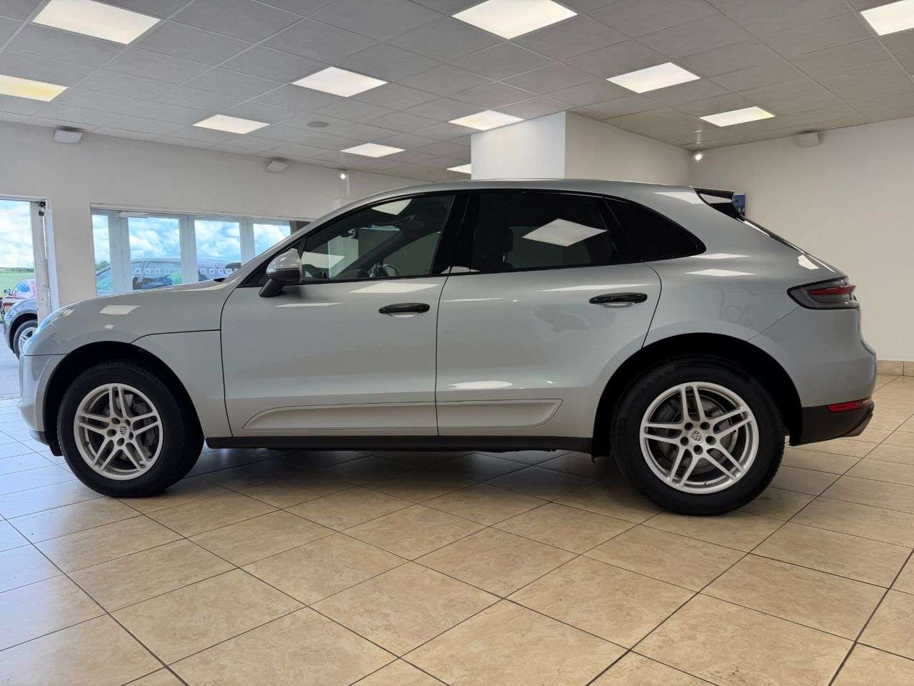 2019 PORSCHE MACAN 2019 PORSCHE MACAN
