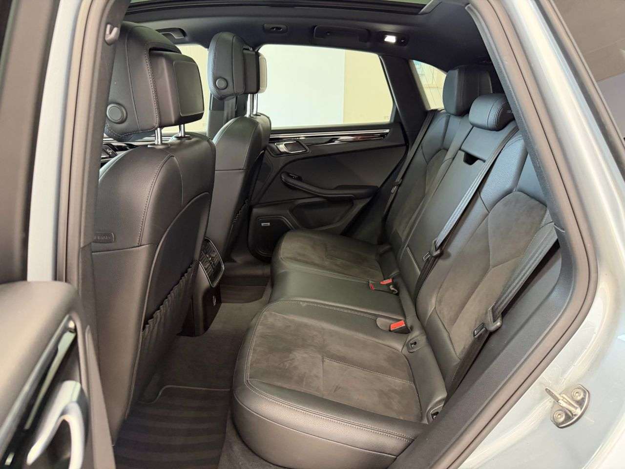 2019 PORSCHE MACAN 2019 PORSCHE MACAN
