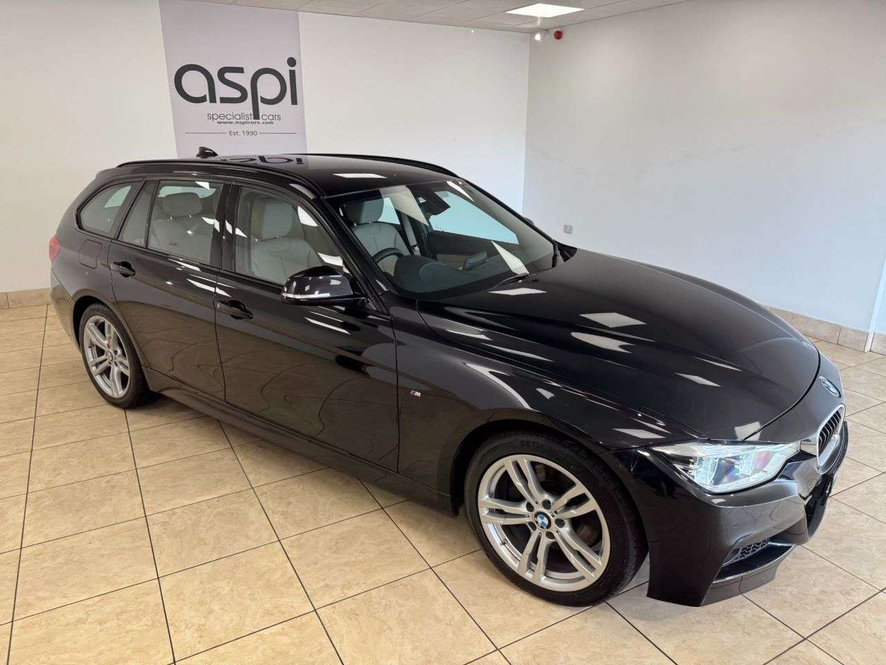 A 2016 BMW 3 SERIES 3.0 335d M Sport Touring 5dr Diesel Auto xDrive Euro 6 (s/s) (313 ps) VOICE A 2016 BMW 3 SERIES 3.0 335d M Sport Touring 5dr Diesel Auto xDrive Euro 6 (s/s) (313 ps) VOICE