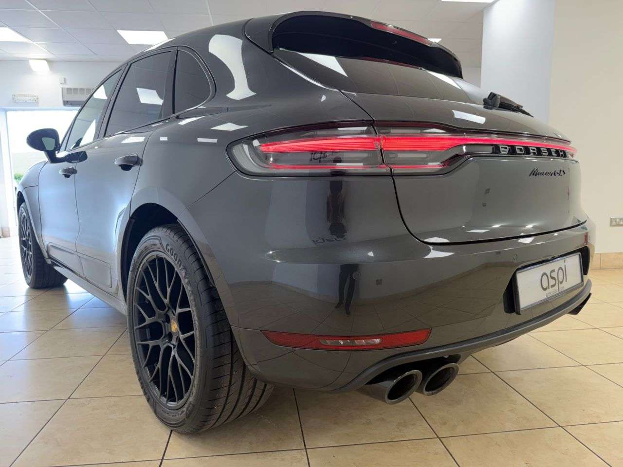 2020 PORSCHE MACAN 2020 PORSCHE MACAN