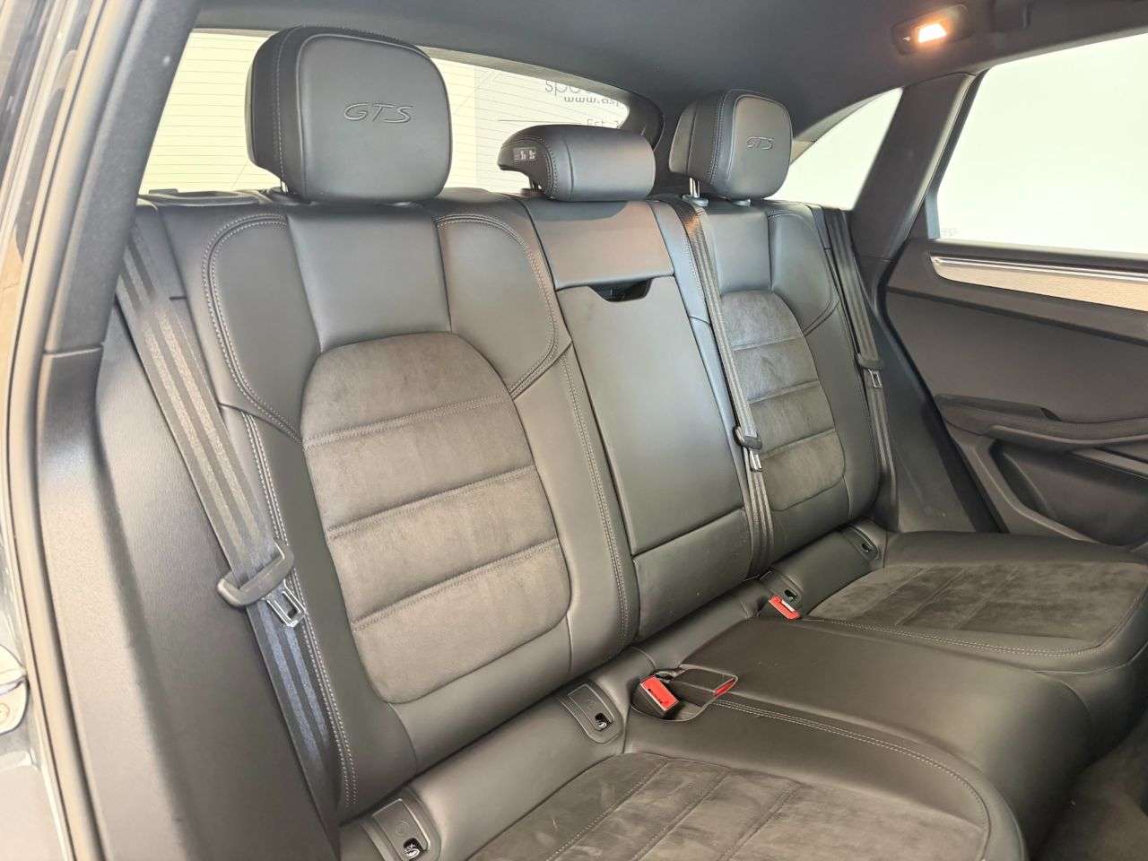 2020 PORSCHE MACAN 2020 PORSCHE MACAN