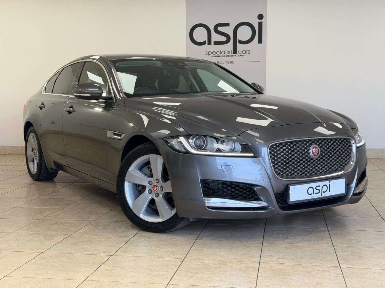 A 2017 JAGUAR XF 2.0i Portfolio Saloon 4dr Petrol Auto Euro 6 (s/s) (200 ps) FULL DETAILS - A 2017 JAGUAR XF 2.0i Portfolio Saloon 4dr Petrol Auto Euro 6 (s/s) (200 ps) FULL DETAILS -