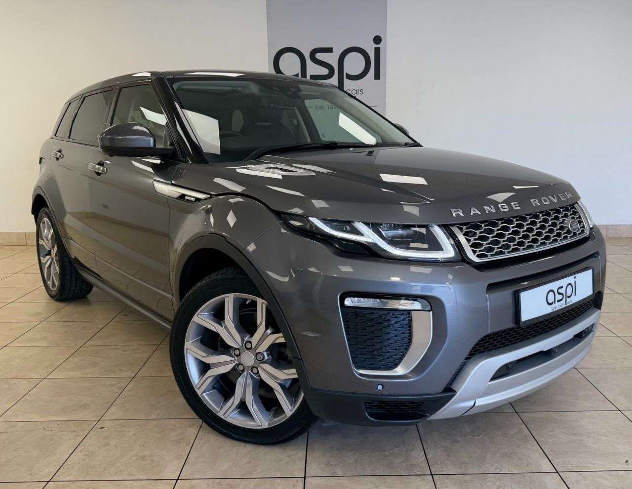 A 2017 LAND ROVER RANGE ROVER EVOQUE 2.0 SD4 Autobiography SUV 5dr Diesel Auto 4WD Euro 6 (s/s) (240 ps) FULL DE A 2017 LAND ROVER RANGE ROVER EVOQUE 2.0 SD4 Autobiography SUV 5dr Diesel Auto 4WD Euro 6 (s/s) (240 ps) FULL DE