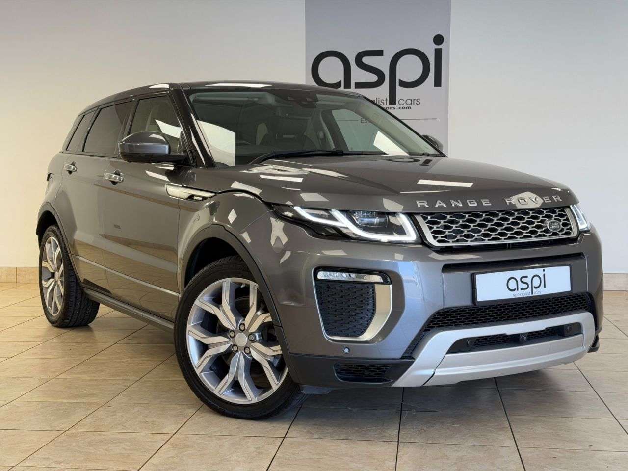 A 2017 LAND ROVER RANGE ROVER EVOQUE 2.0 SD4 Autobiography SUV 5dr Diesel Auto 4WD Euro 6 (s/s) (240 ps) FULL DE A 2017 LAND ROVER RANGE ROVER EVOQUE 2.0 SD4 Autobiography SUV 5dr Diesel Auto 4WD Euro 6 (s/s) (240 ps) FULL DE