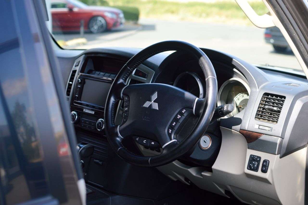 2017 MITSUBISHI SHOGUN 2017 MITSUBISHI SHOGUN