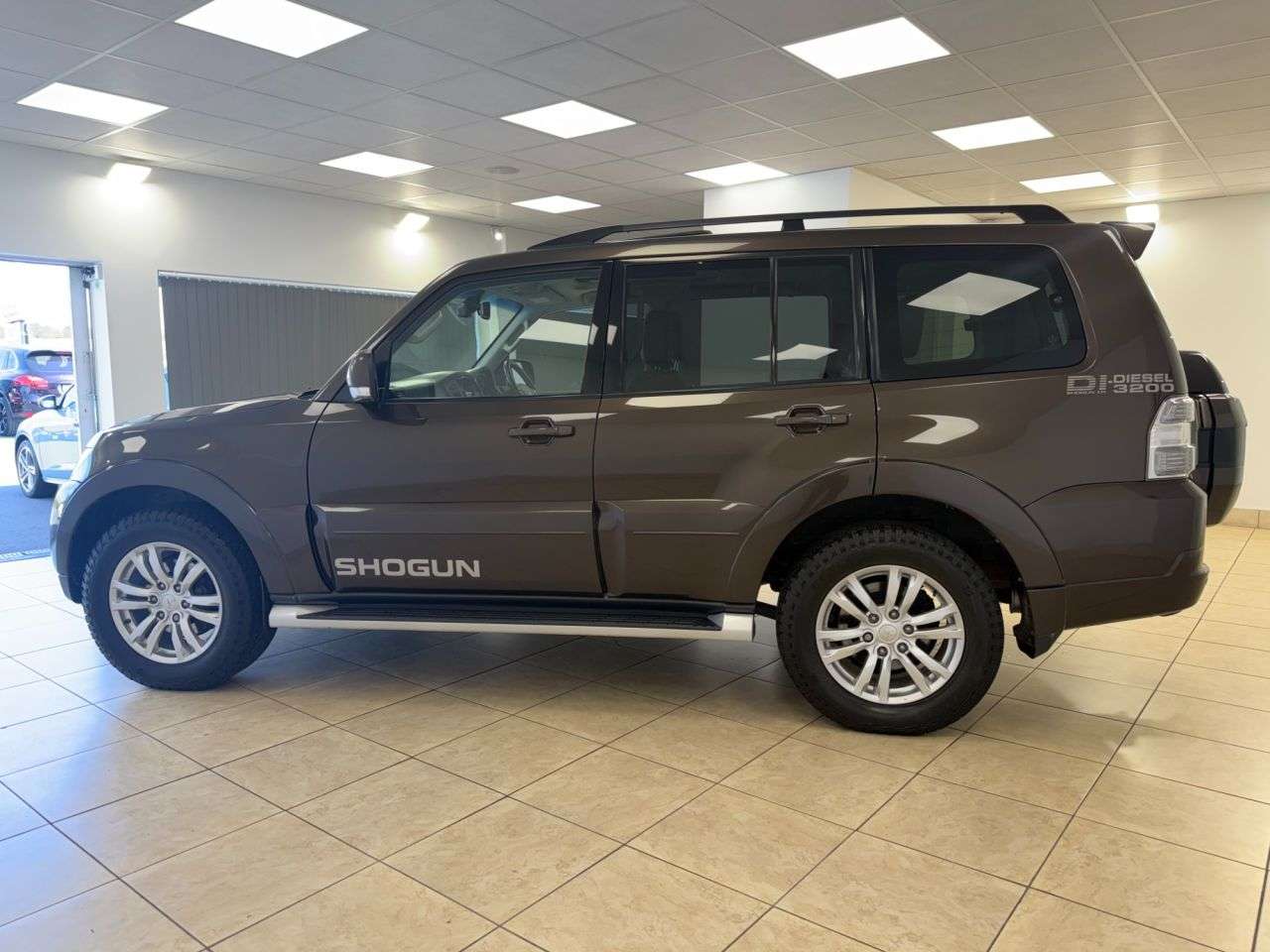 2017 MITSUBISHI SHOGUN 2017 MITSUBISHI SHOGUN