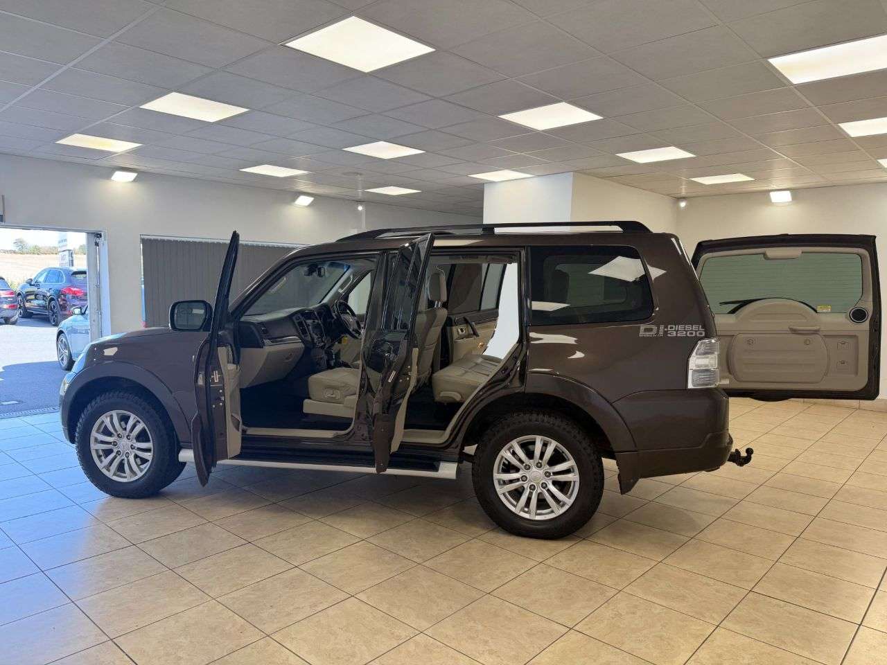 2017 MITSUBISHI SHOGUN 2017 MITSUBISHI SHOGUN