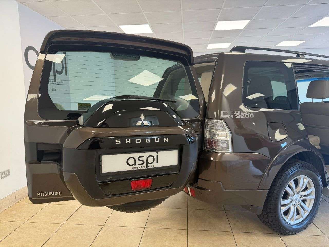 2017 MITSUBISHI SHOGUN 2017 MITSUBISHI SHOGUN