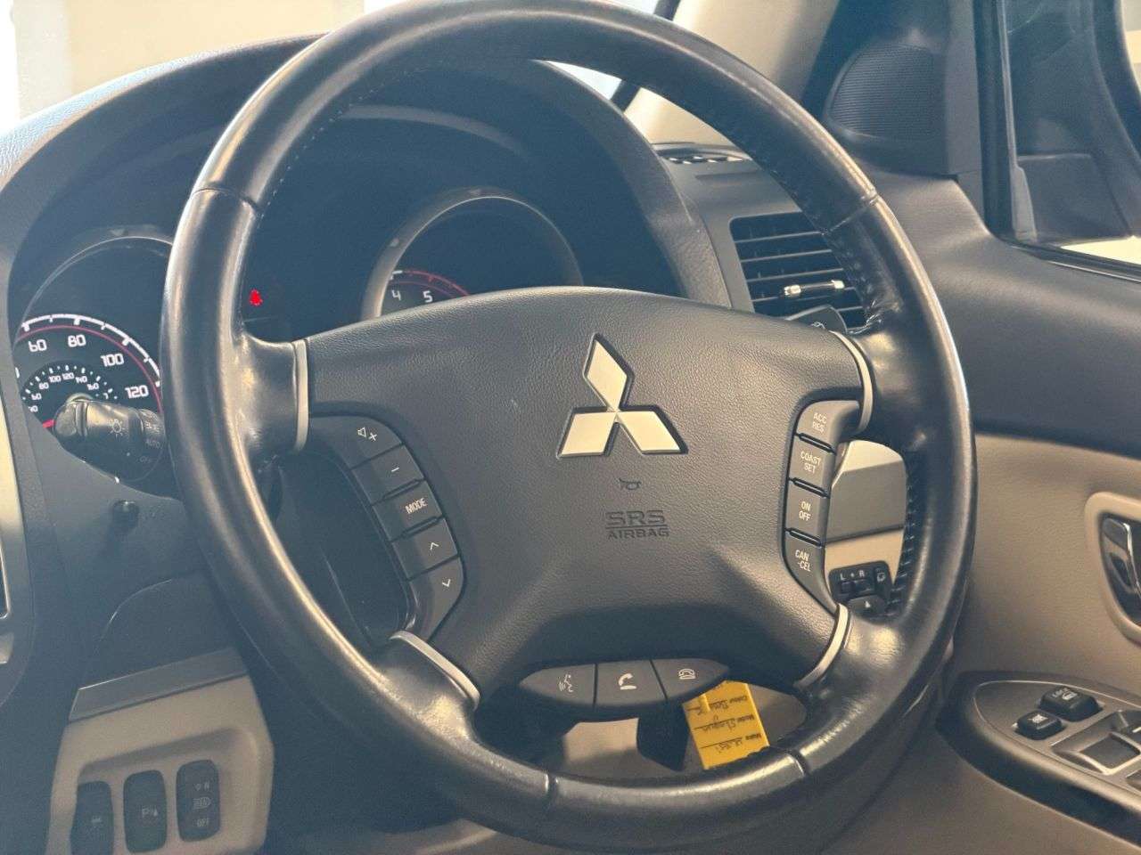 2017 MITSUBISHI SHOGUN 2017 MITSUBISHI SHOGUN