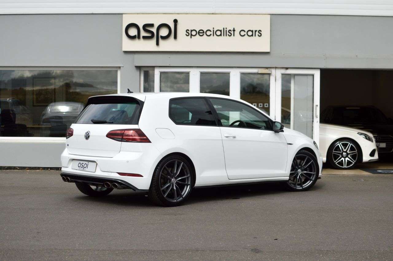 A 2019 VOLKSWAGEN GOLF 2.0 TSI R Hatchback 3dr Petrol DSG 4Motion Euro 6 (s/s) (300 ps) APPLE CARP A 2019 VOLKSWAGEN GOLF 2.0 TSI R Hatchback 3dr Petrol DSG 4Motion Euro 6 (s/s) (300 ps) APPLE CARP