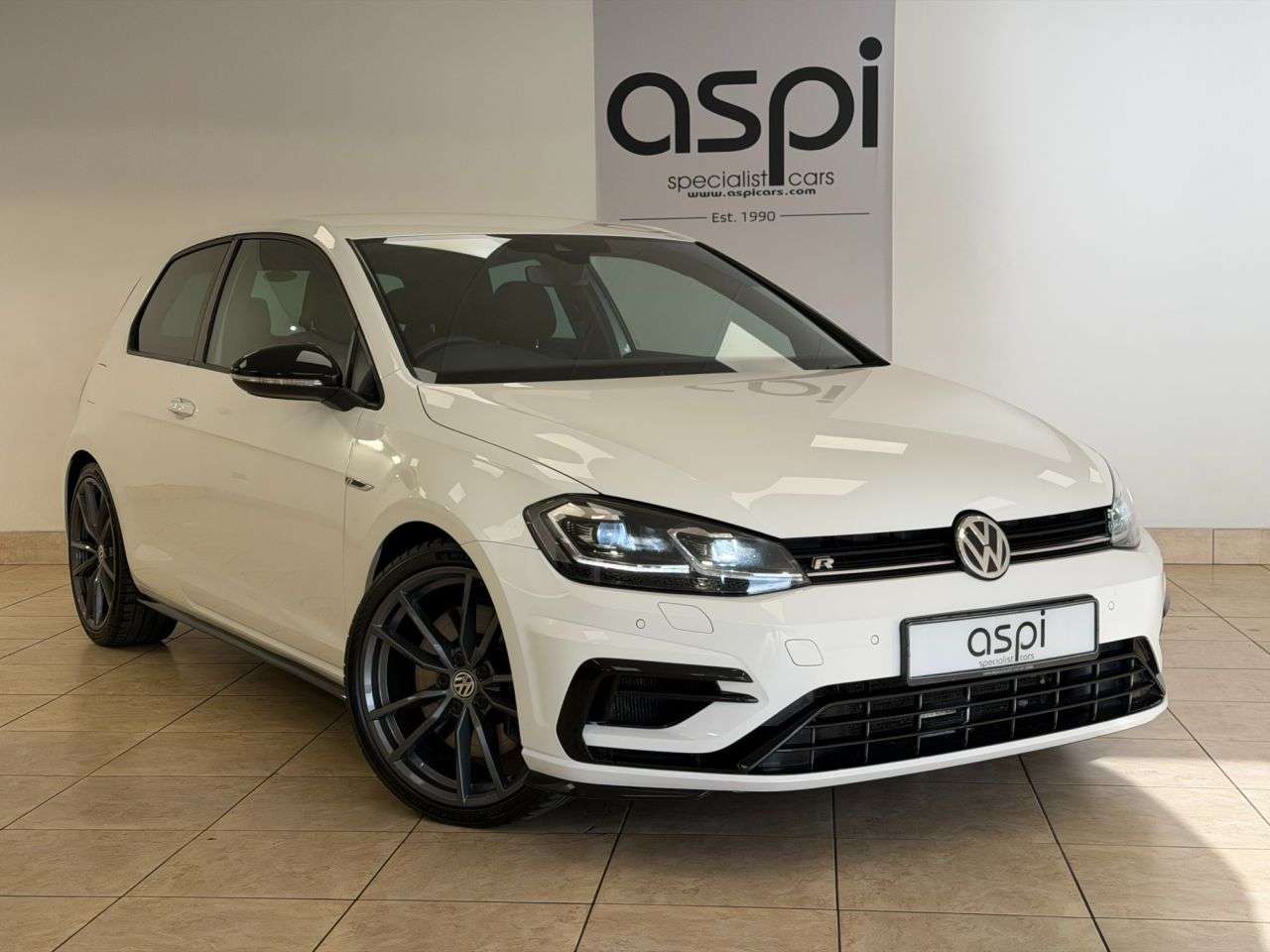 A 2019 VOLKSWAGEN GOLF 2.0 TSI R Hatchback 3dr Petrol DSG 4Motion Euro 6 (s/s) (300 ps) APPLE CARP A 2019 VOLKSWAGEN GOLF 2.0 TSI R Hatchback 3dr Petrol DSG 4Motion Euro 6 (s/s) (300 ps) APPLE CARP