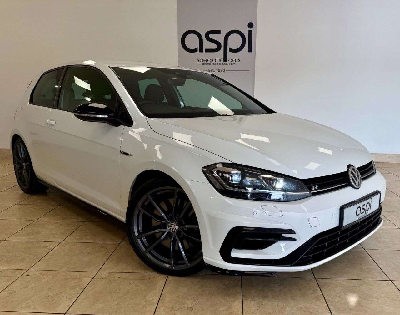 A 2019 VOLKSWAGEN GOLF 2.0 TSI R Hatchback 3dr Petrol DSG 4Motion Euro 6 (s/s) (300 ps) APPLE CARP A 2019 VOLKSWAGEN GOLF 2.0 TSI R Hatchback 3dr Petrol DSG 4Motion Euro 6 (s/s) (300 ps) APPLE CARP