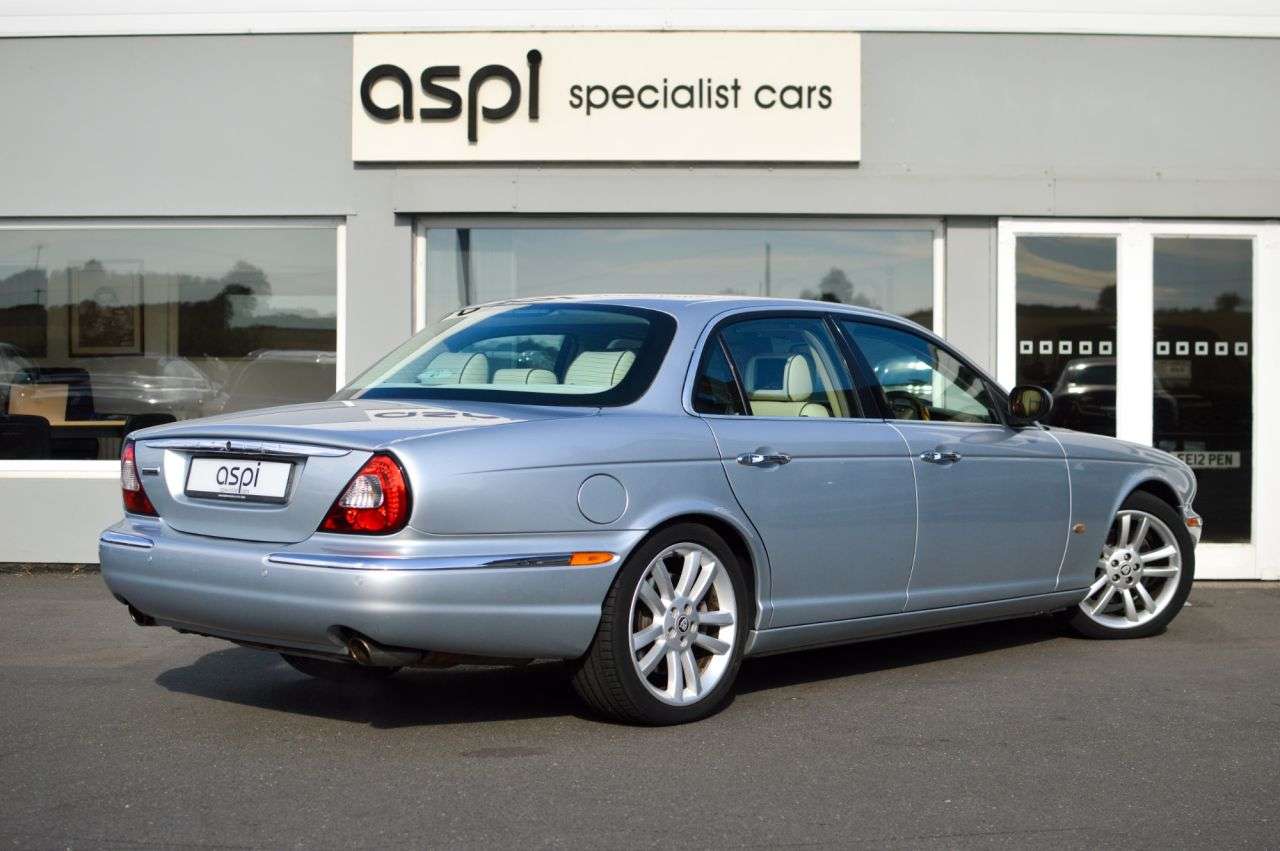 A 2007 JAGUAR XJ 4.2 XJ8 Sovereign Saloon 4dr Petrol Automatic (264 g/km, 300 bhp) FULL DETA A 2007 JAGUAR XJ 4.2 XJ8 Sovereign Saloon 4dr Petrol Automatic (264 g/km, 300 bhp) FULL DETA