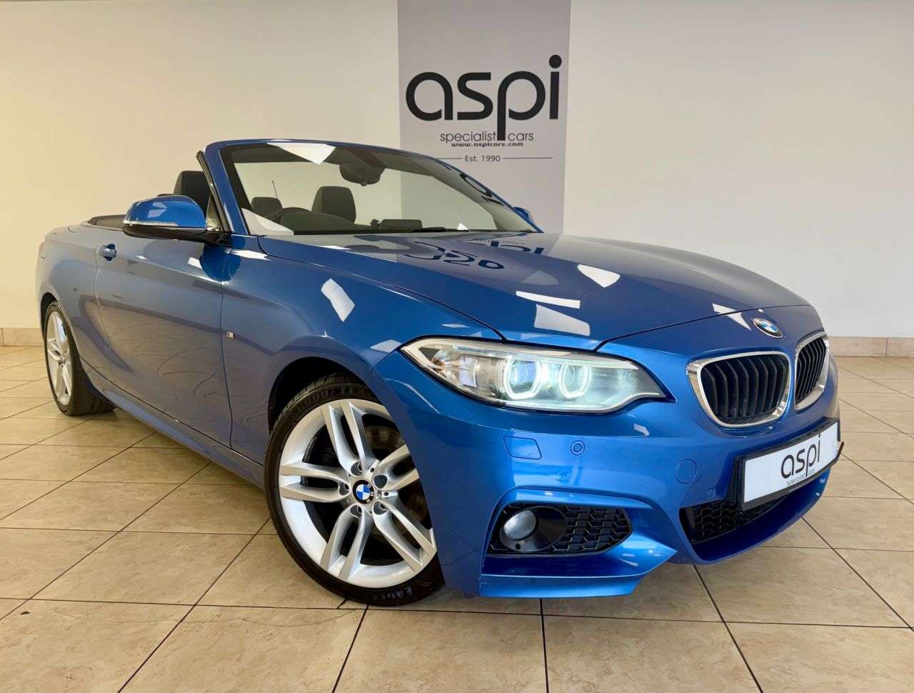 A 2016 BMW 2 SERIES 2.0 220i M Sport Convertible 2dr Petrol Manual Euro 6 (s/s) (184 ps) FULL D A 2016 BMW 2 SERIES 2.0 220i M Sport Convertible 2dr Petrol Manual Euro 6 (s/s) (184 ps) FULL D