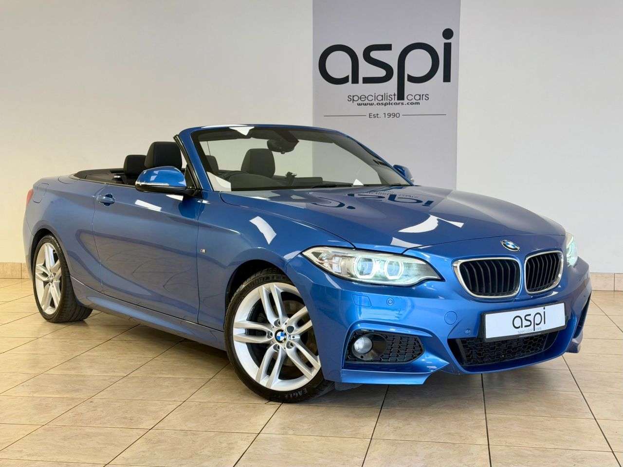 A 2016 BMW 2 SERIES 2.0 220i M Sport Convertible 2dr Petrol Manual Euro 6 (s/s) (184 ps) FULL D A 2016 BMW 2 SERIES 2.0 220i M Sport Convertible 2dr Petrol Manual Euro 6 (s/s) (184 ps) FULL D