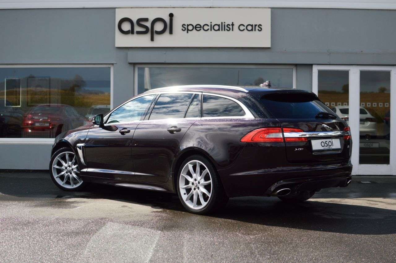 A 2012 JAGUAR XF 3l 5dr Auto 275 BHP PDC, PARKING CAMERA, HEATED F/SEATS A 2012 JAGUAR XF 3l 5dr Auto 275 BHP PDC, PARKING CAMERA, HEATED F/SEATS