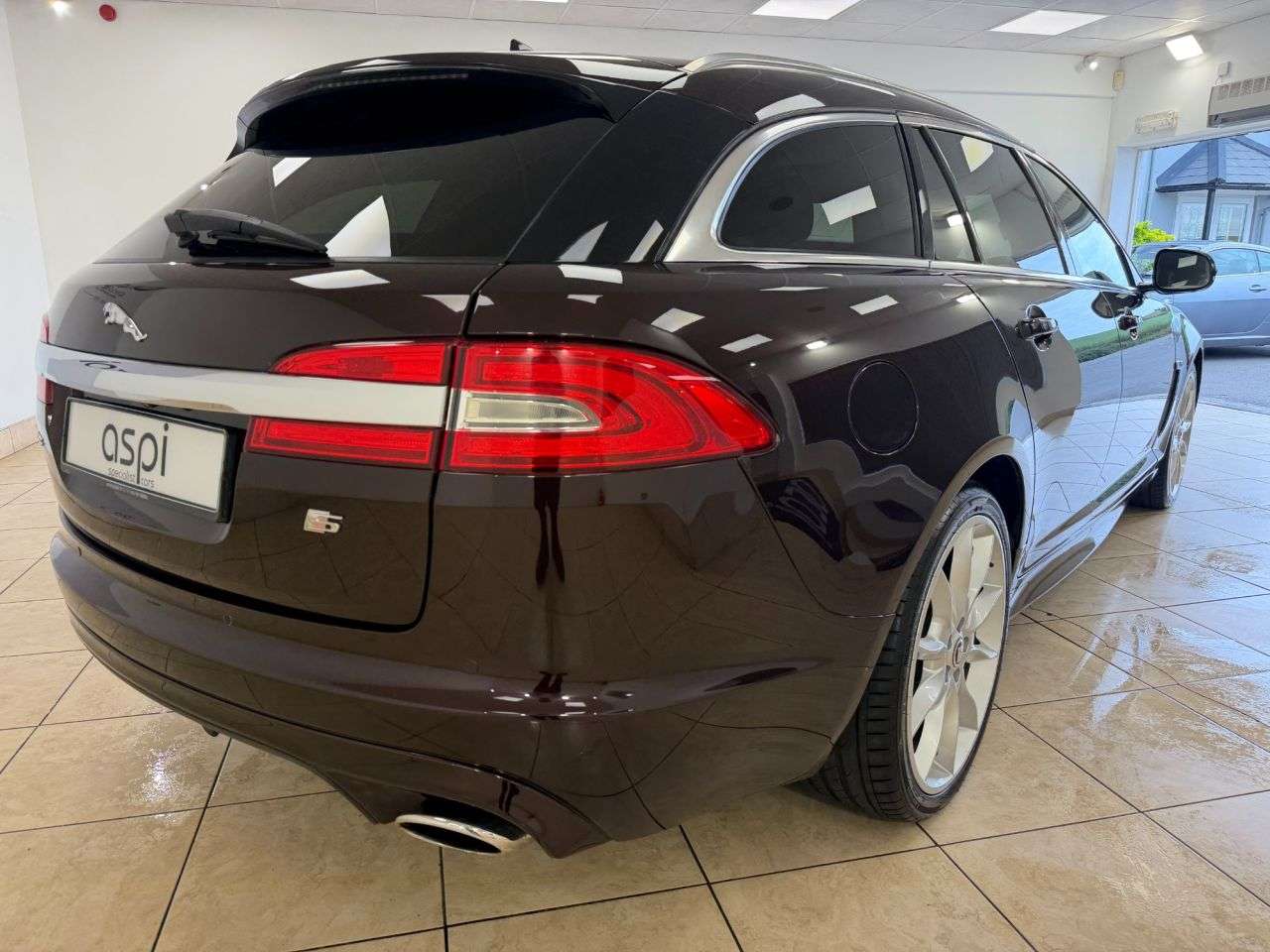 2012 JAGUAR XF 2012 JAGUAR XF