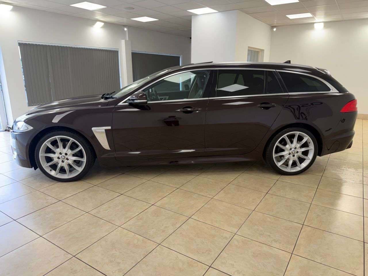 2012 JAGUAR XF 2012 JAGUAR XF