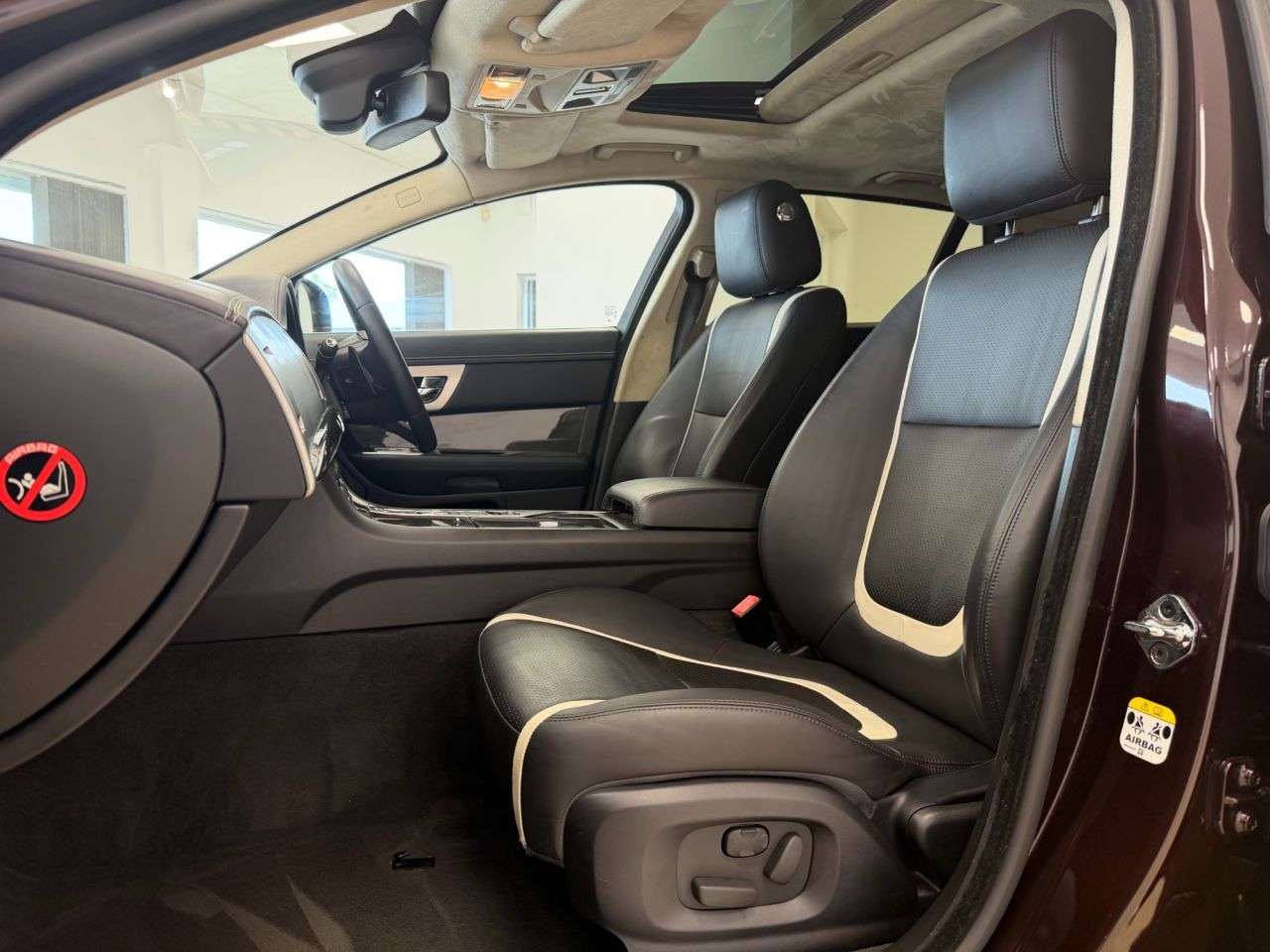 2012 JAGUAR XF 2012 JAGUAR XF