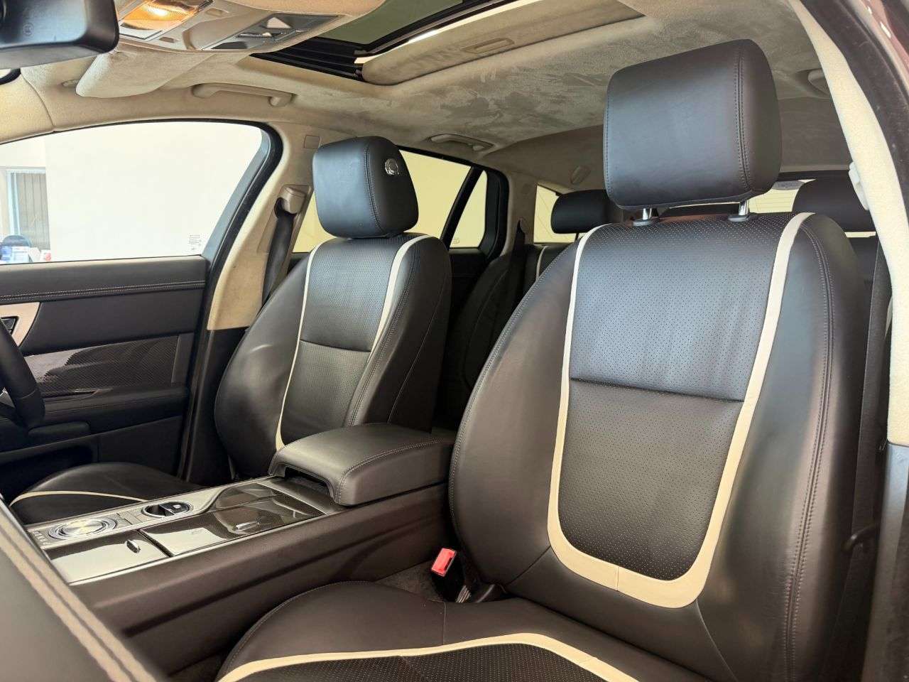2012 JAGUAR XF 2012 JAGUAR XF
