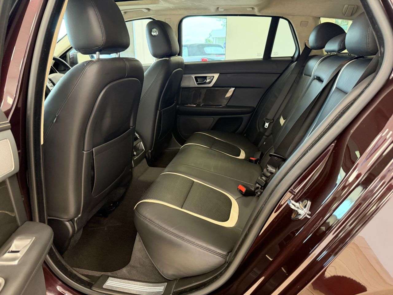 2012 JAGUAR XF 2012 JAGUAR XF
