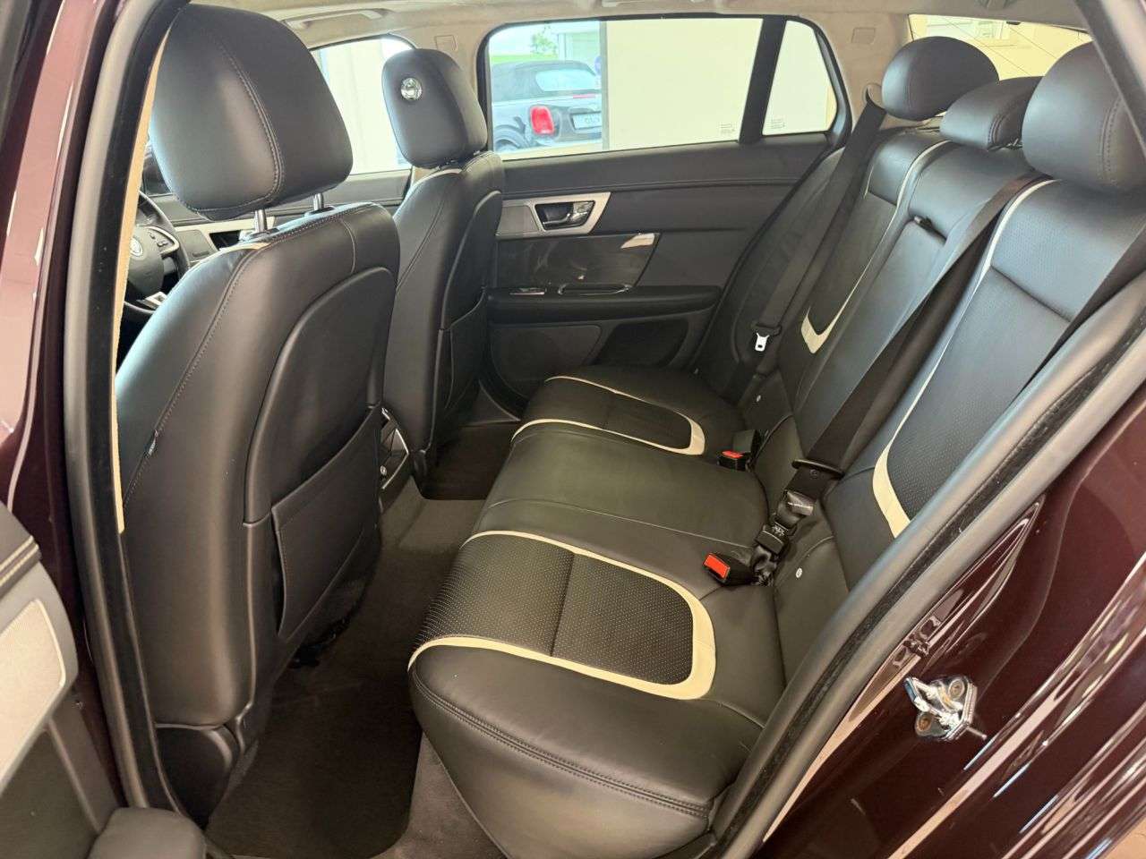 2012 JAGUAR XF 2012 JAGUAR XF