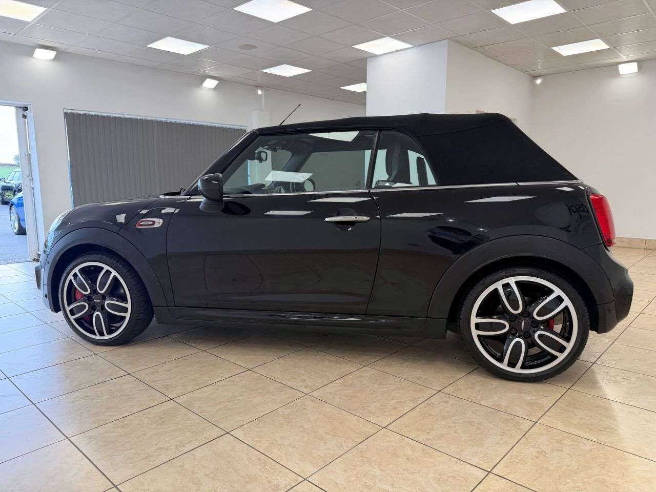 2021 MINI CONVERTIBLE 2021 MINI CONVERTIBLE