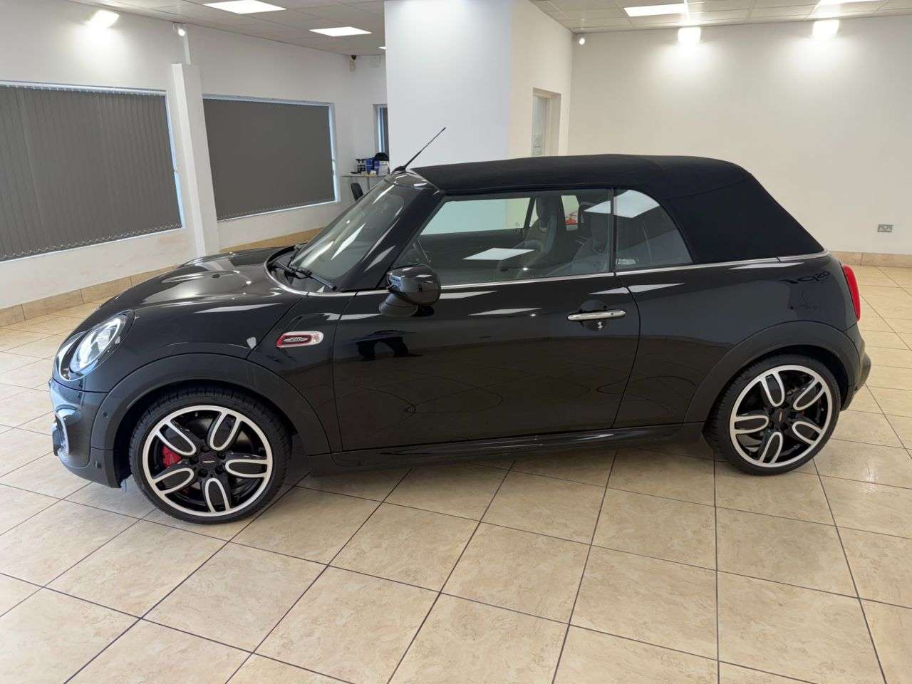 2021 MINI CONVERTIBLE 2021 MINI CONVERTIBLE