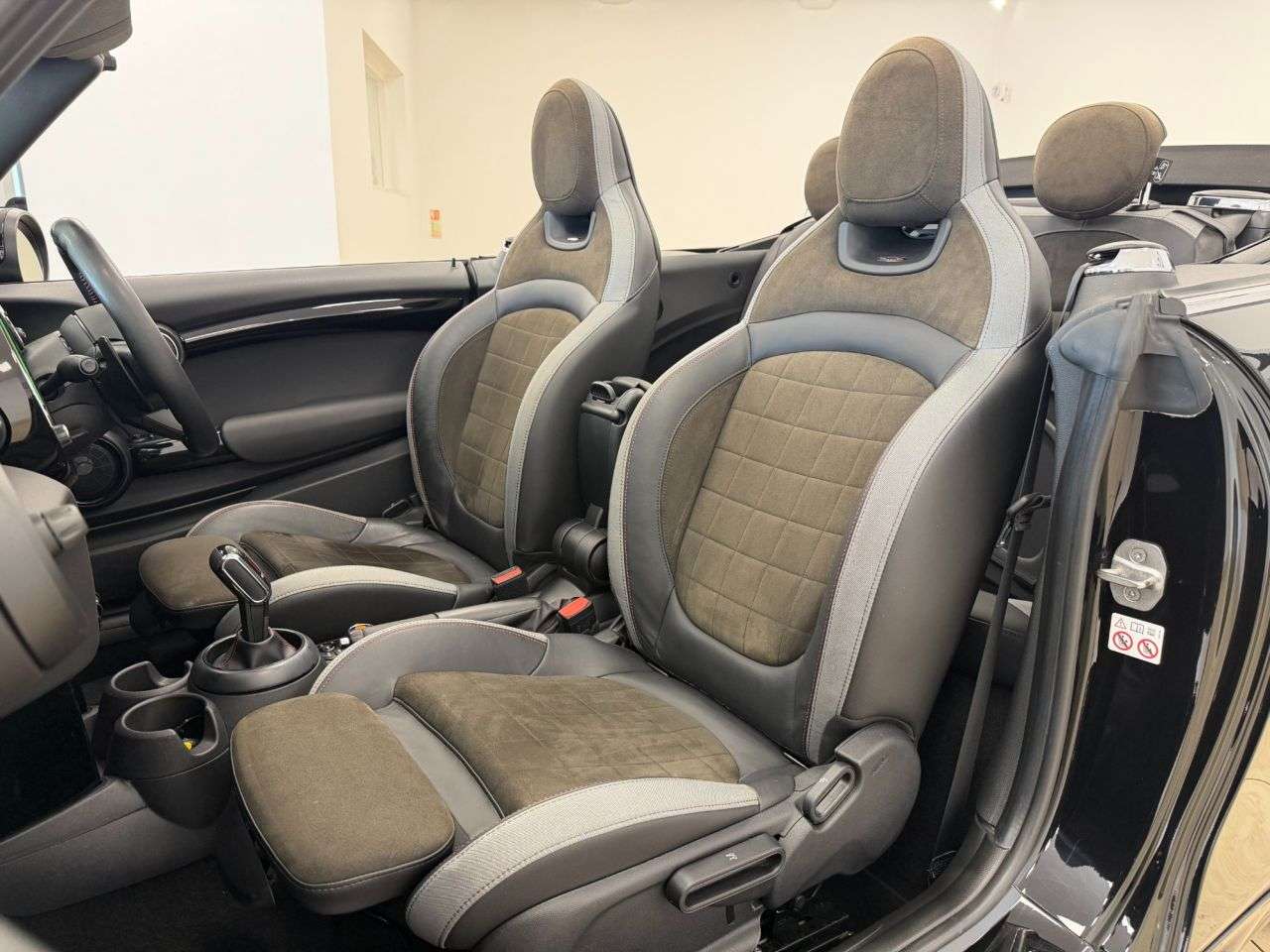 2021 MINI CONVERTIBLE 2021 MINI CONVERTIBLE