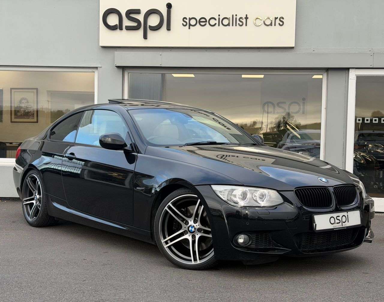 A 2012 BMW 3 SERIES 3.0 335i Sport Plus Edition Coupe 2dr Petrol DCT Euro 5 (306 ps) CRUISE, B/ A 2012 BMW 3 SERIES 3.0 335i Sport Plus Edition Coupe 2dr Petrol DCT Euro 5 (306 ps) CRUISE, B/