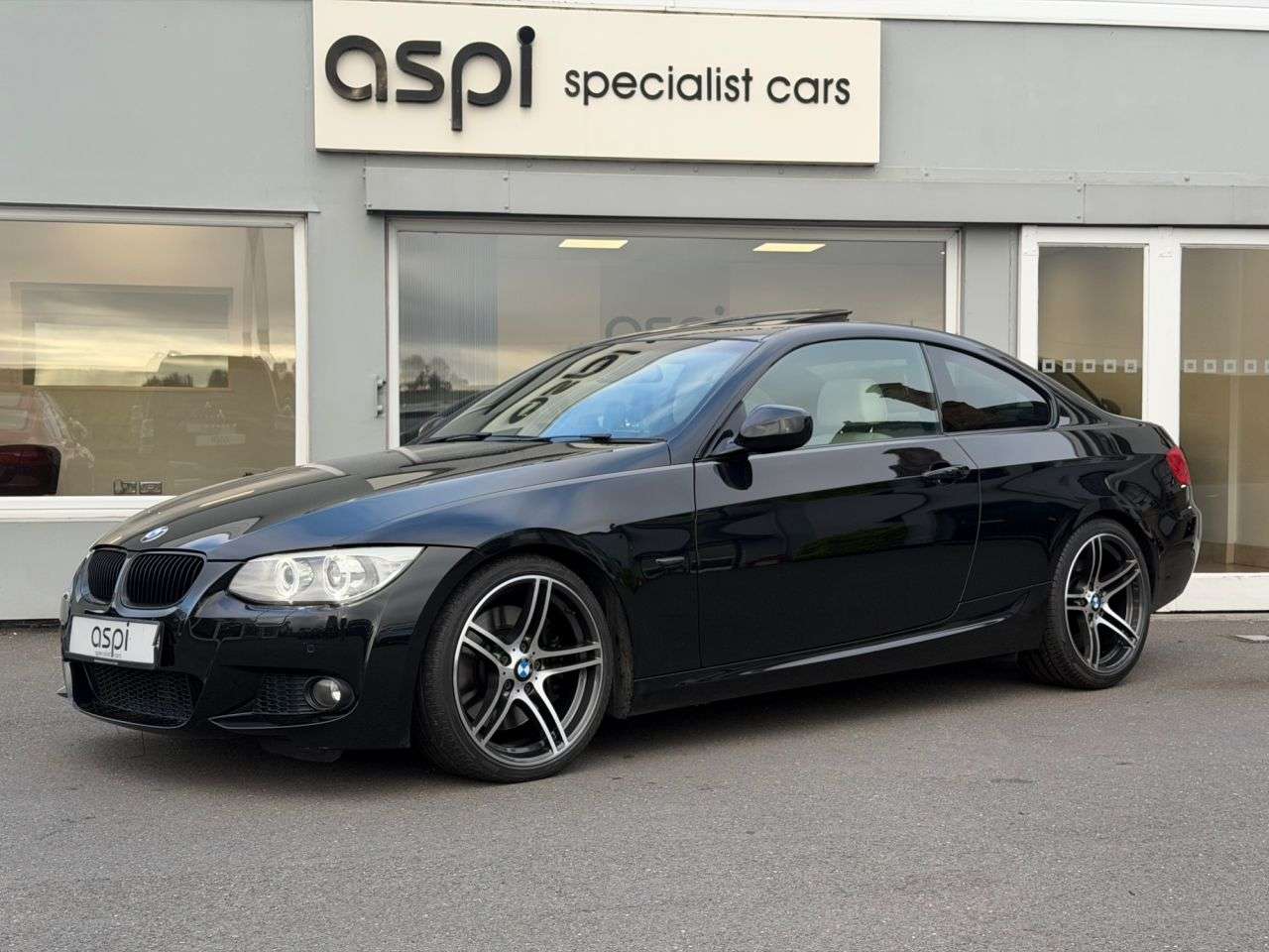 A 2012 BMW 3 SERIES 3.0 335i Sport Plus Edition Coupe 2dr Petrol DCT Euro 5 (306 ps) CRUISE, B/ A 2012 BMW 3 SERIES 3.0 335i Sport Plus Edition Coupe 2dr Petrol DCT Euro 5 (306 ps) CRUISE, B/