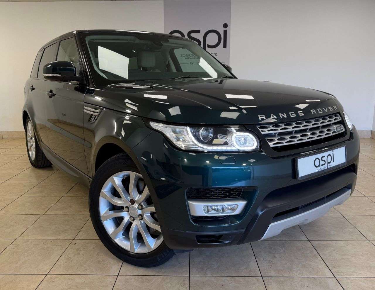 A 2015 LAND ROVER RANGE ROVER SPORT 3.0 SD V6 HSE SUV 5dr Diesel Auto 4WD Euro 5 (s/s) (306 ps) FULL DETAILS - A 2015 LAND ROVER RANGE ROVER SPORT 3.0 SD V6 HSE SUV 5dr Diesel Auto 4WD Euro 5 (s/s) (306 ps) FULL DETAILS -