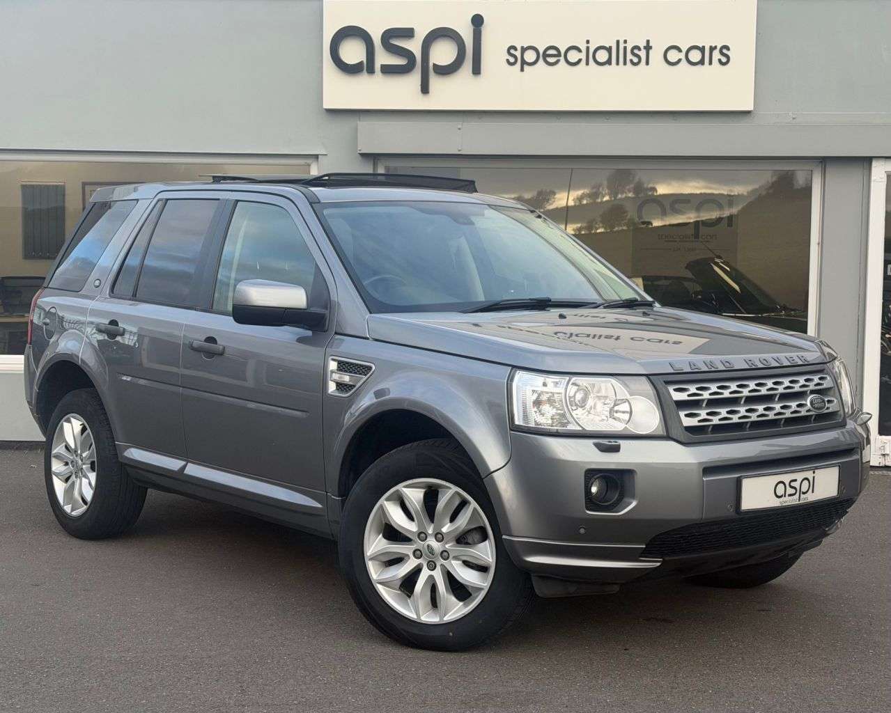 A 2012 LAND ROVER FREELANDER 2 2.2 SD4 HSE SUV 5dr Diesel CommandShift 4WD Euro 5 (190 ps) HEATED F/SEATS, A 2012 LAND ROVER FREELANDER 2 2.2 SD4 HSE SUV 5dr Diesel CommandShift 4WD Euro 5 (190 ps) HEATED F/SEATS,