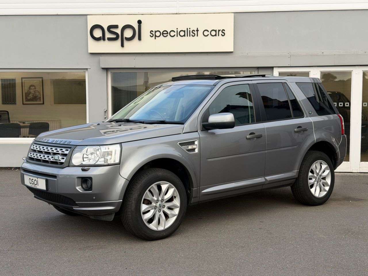 A 2012 LAND ROVER FREELANDER 2 2.2 SD4 HSE SUV 5dr Diesel CommandShift 4WD Euro 5 (190 ps) HEATED F/SEATS, A 2012 LAND ROVER FREELANDER 2 2.2 SD4 HSE SUV 5dr Diesel CommandShift 4WD Euro 5 (190 ps) HEATED F/SEATS,