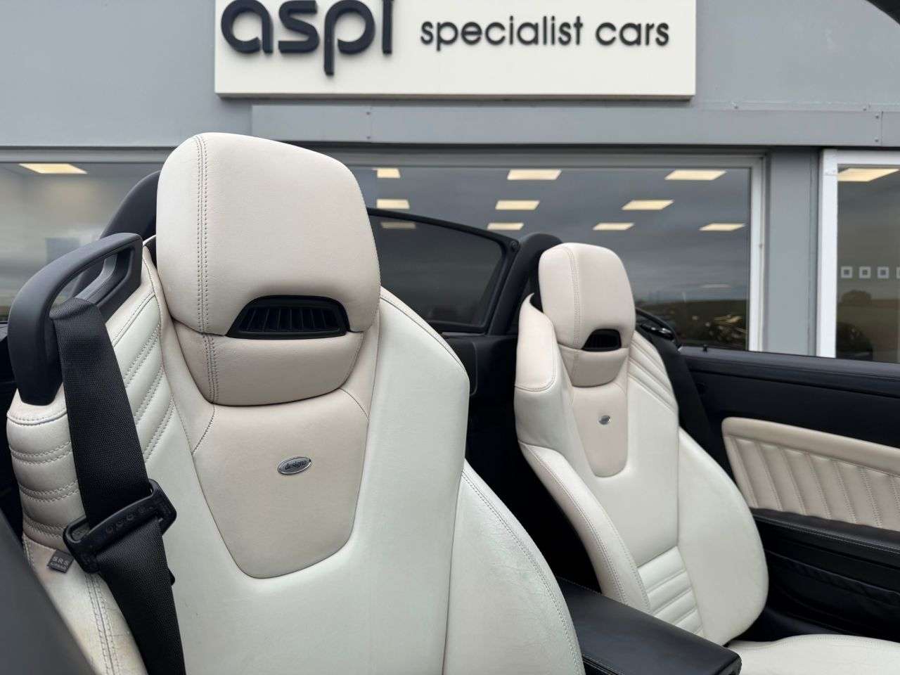 A 2012 MERCEDES-BENZ SLK 1.8 SLK200 BlueEfficiency AMG Sport Convertible 2dr Petrol G-Tronic+ Euro 5 A 2012 MERCEDES-BENZ SLK 1.8 SLK200 BlueEfficiency AMG Sport Convertible 2dr Petrol G-Tronic+ Euro 5