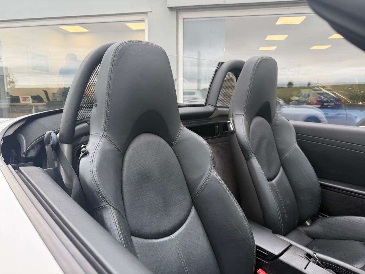 A 2009 PORSCHE BOXSTER 2.9 987 Convertible 2dr Petrol PDK (214 g/km, 255 bhp) A 2009 PORSCHE BOXSTER 2.9 987 Convertible 2dr Petrol PDK (214 g/km, 255 bhp)